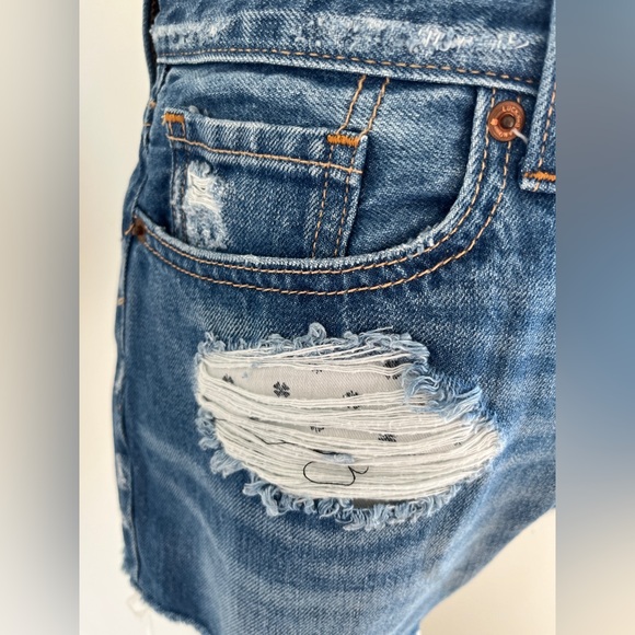 Lucky Brand "The Cut Off" Blue Denim Distressed Short | Size 8/29 - Picture 4 of 12